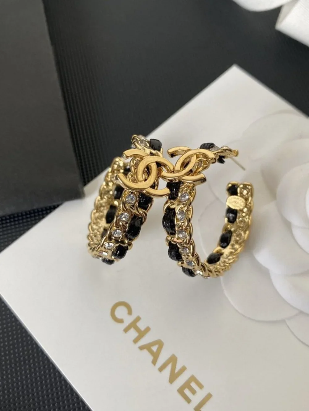 ✨ CHANEL- Gold and Black Chain-Link HoopEarrings ✨ - Picture 2 of 5